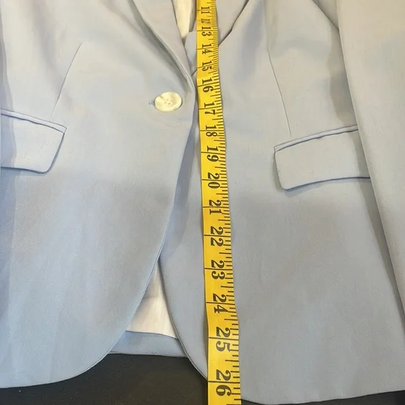 Light Blue Blazer, one button closure, size Medium,fitted - Picture 7 of 10